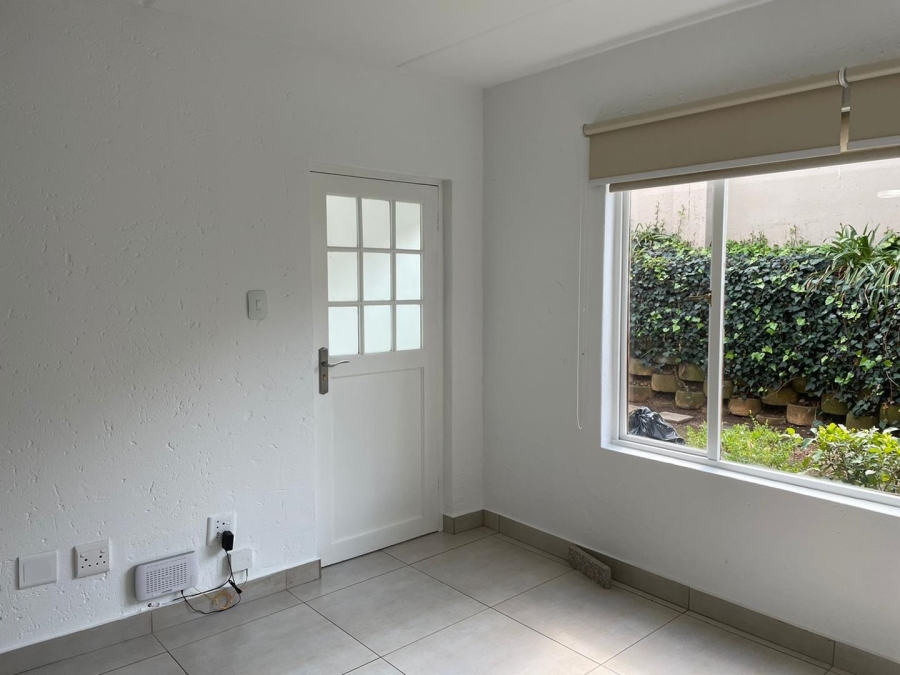 To Let 1 Bedroom Property for Rent in Atholl Gauteng