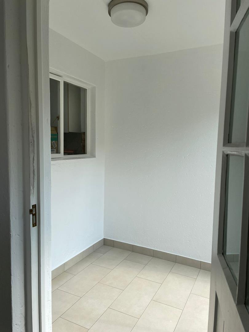 To Let 1 Bedroom Property for Rent in Atholl Gauteng