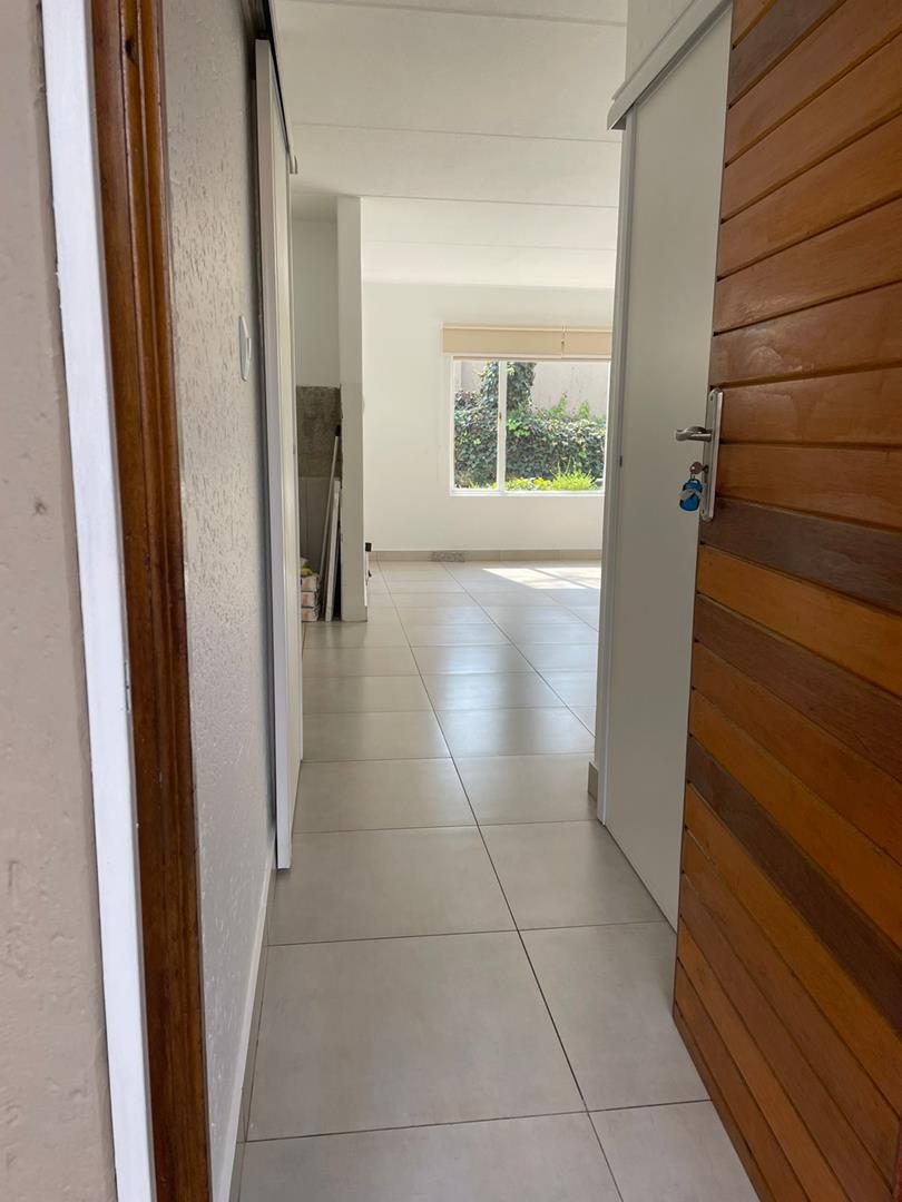 To Let 1 Bedroom Property for Rent in Atholl Gauteng