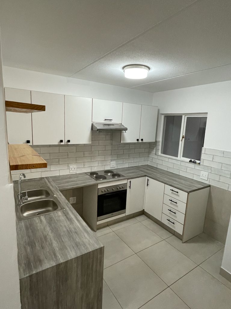 To Let 1 Bedroom Property for Rent in Atholl Gauteng