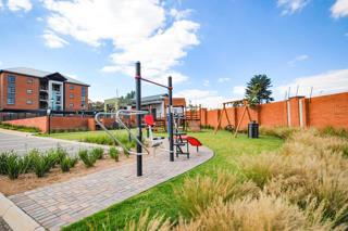 To Let 3 Bedroom Property for Rent in Modderfontein Gauteng