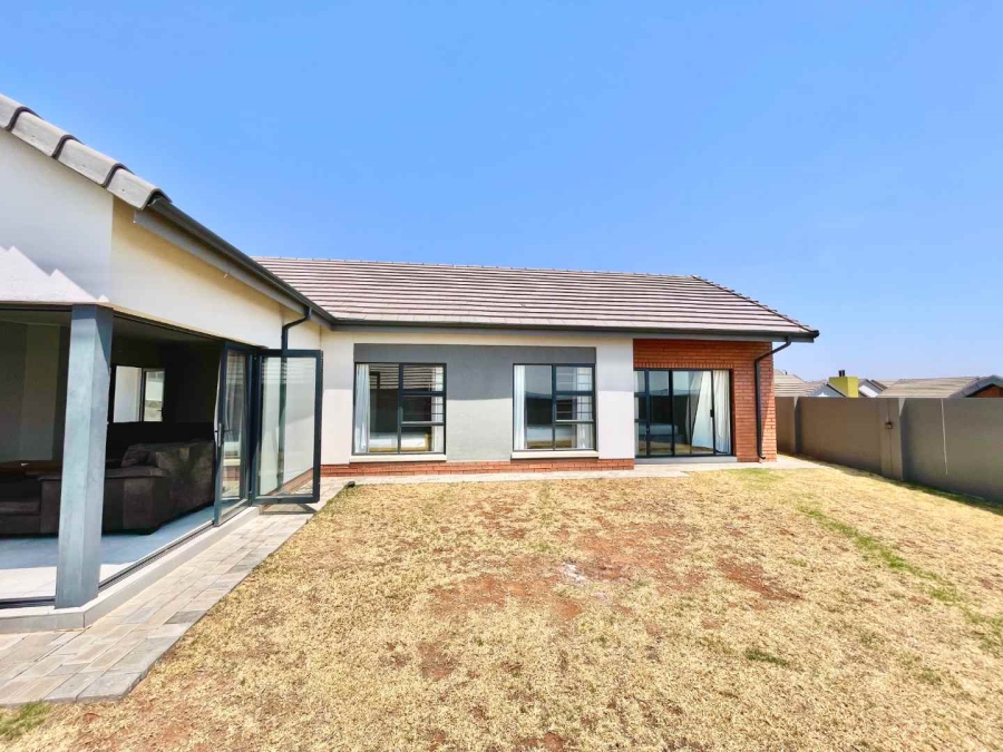 4 Bedroom Property for Sale in Amberfield Gauteng