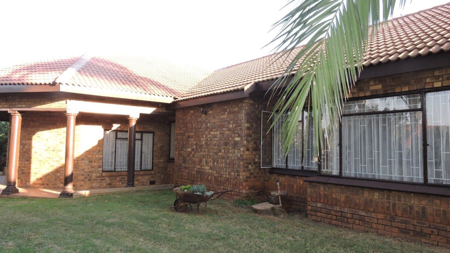 4 Bedroom Property for Sale in Heuweloord Gauteng