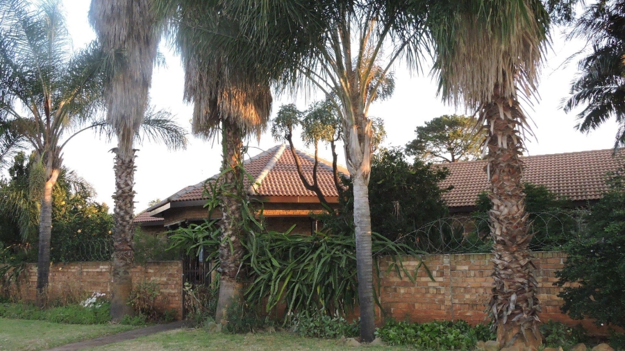 4 Bedroom Property for Sale in Heuweloord Gauteng