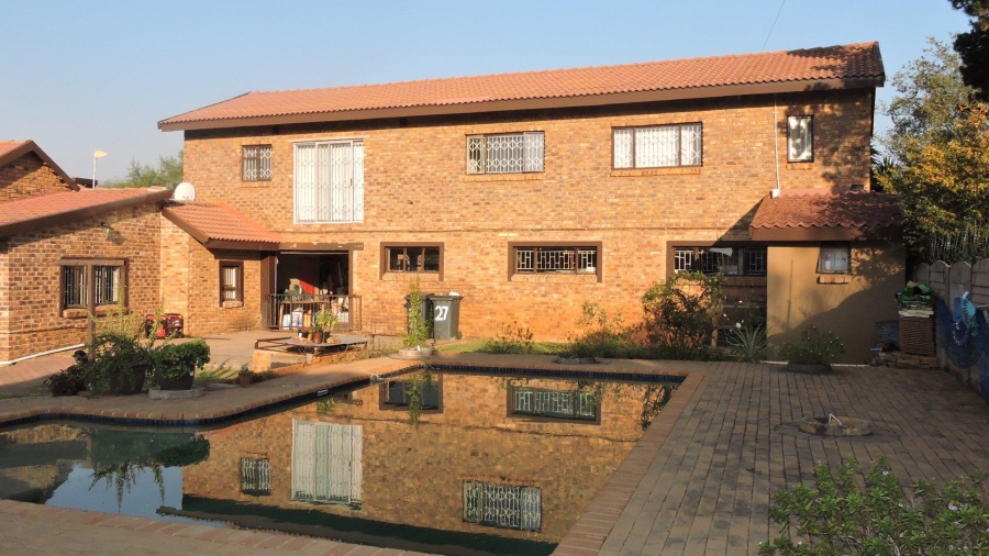4 Bedroom Property for Sale in Heuweloord Gauteng