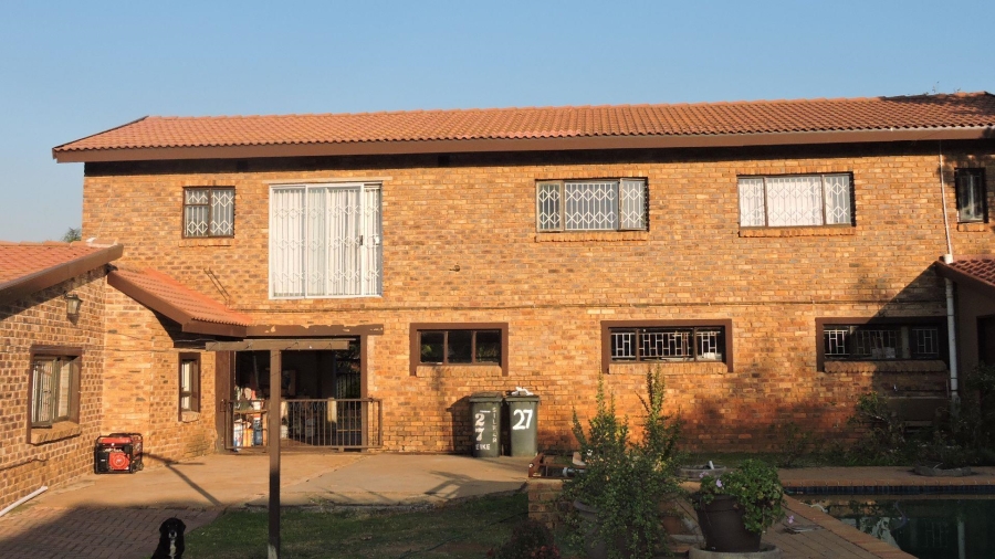 4 Bedroom Property for Sale in Heuweloord Gauteng