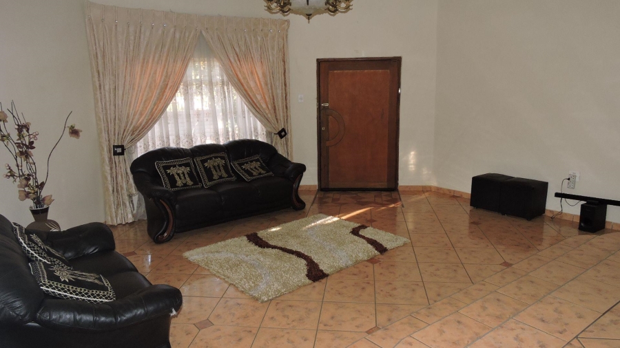 4 Bedroom Property for Sale in Heuweloord Gauteng