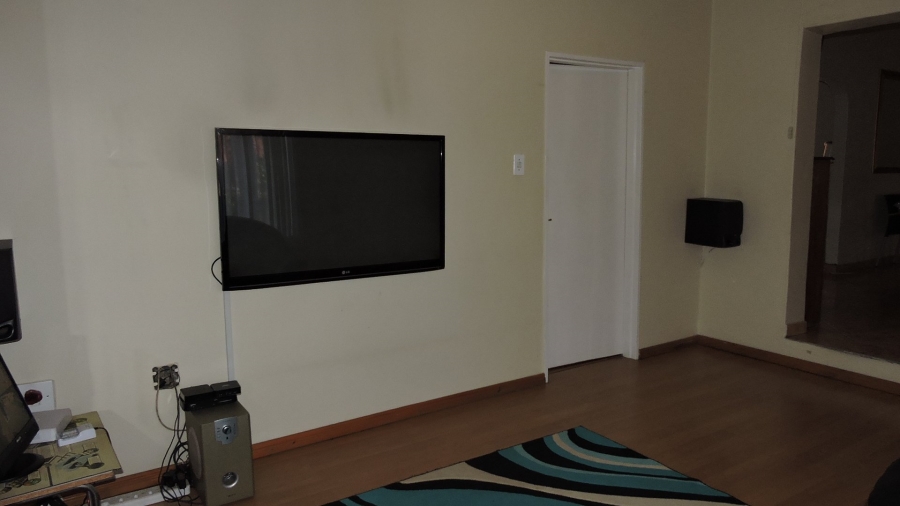 4 Bedroom Property for Sale in Heuweloord Gauteng
