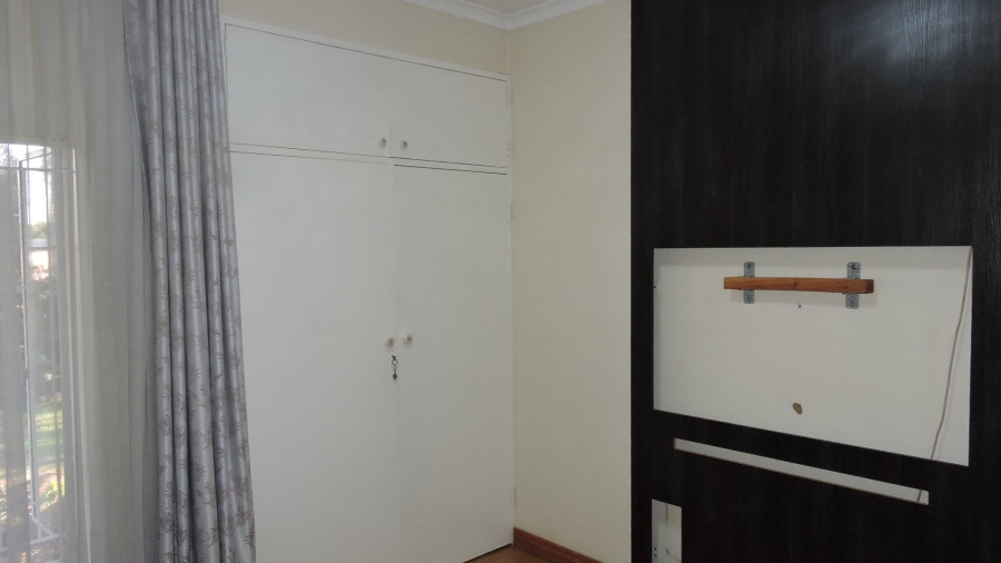 4 Bedroom Property for Sale in Heuweloord Gauteng