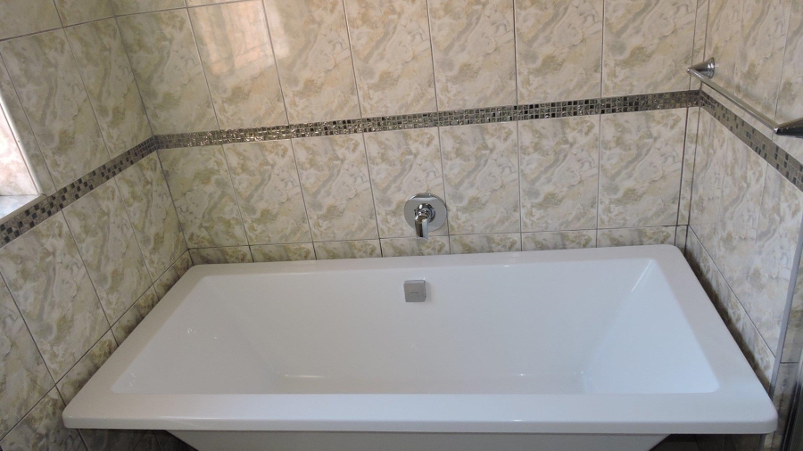4 Bedroom Property for Sale in Heuweloord Gauteng