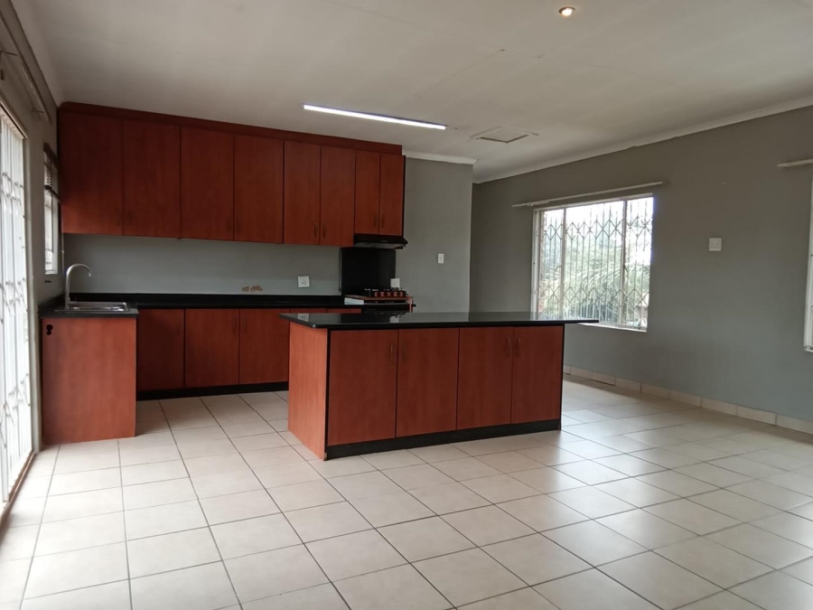 4 Bedroom Property for Sale in Heuweloord Gauteng