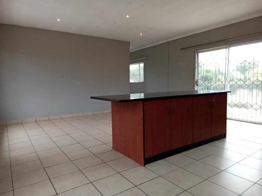 4 Bedroom Property for Sale in Heuweloord Gauteng