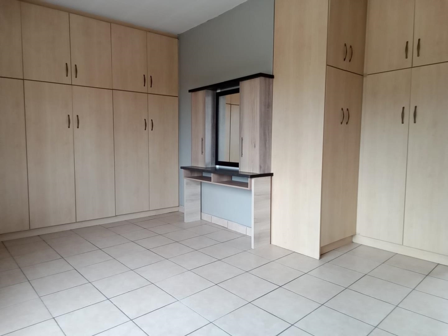 4 Bedroom Property for Sale in Heuweloord Gauteng