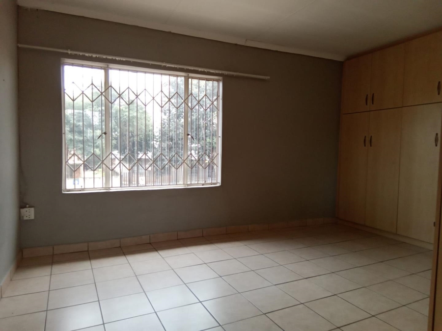 4 Bedroom Property for Sale in Heuweloord Gauteng
