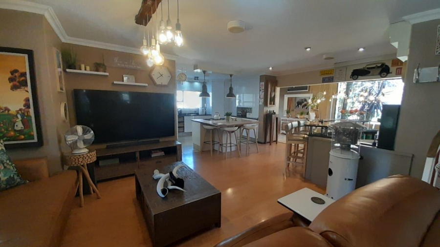 3 Bedroom Property for Sale in Glen Erasmia Gauteng