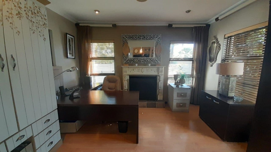 3 Bedroom Property for Sale in Glen Erasmia Gauteng