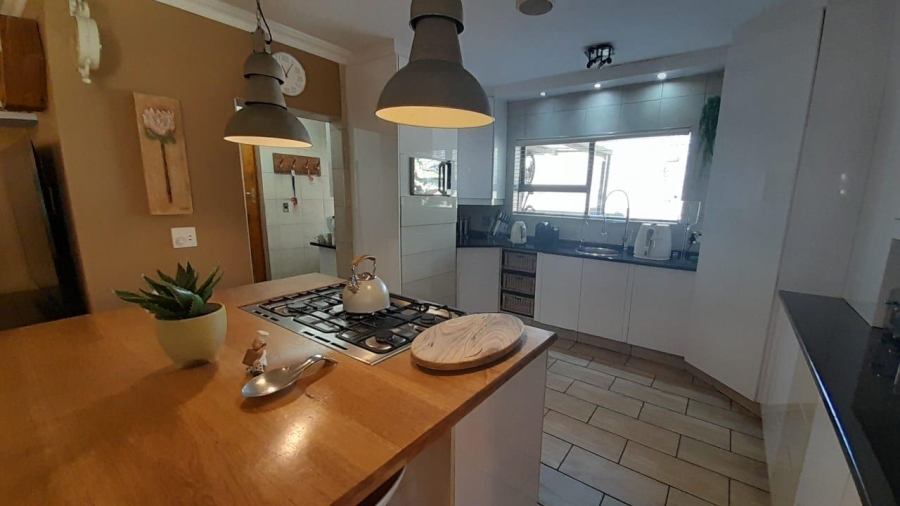 3 Bedroom Property for Sale in Glen Erasmia Gauteng