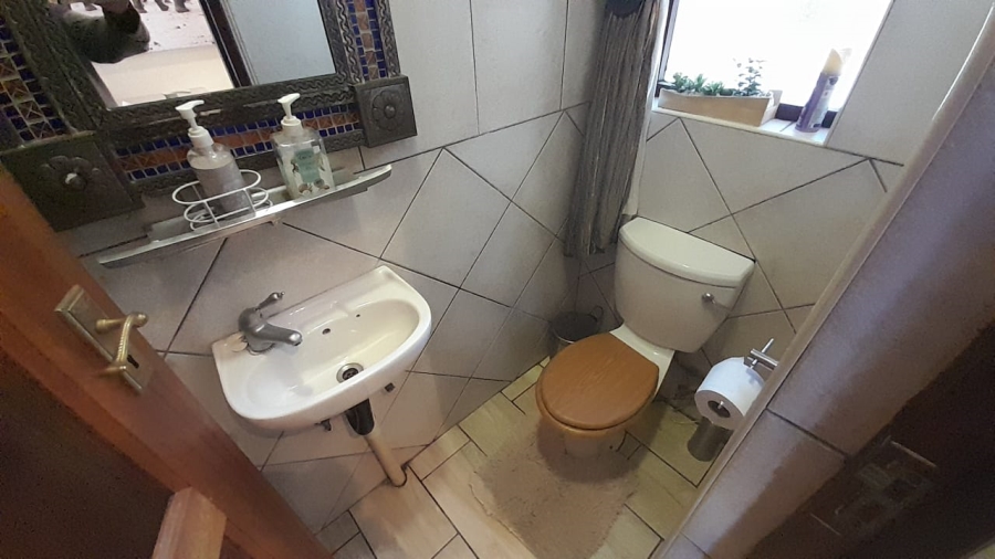 3 Bedroom Property for Sale in Glen Erasmia Gauteng