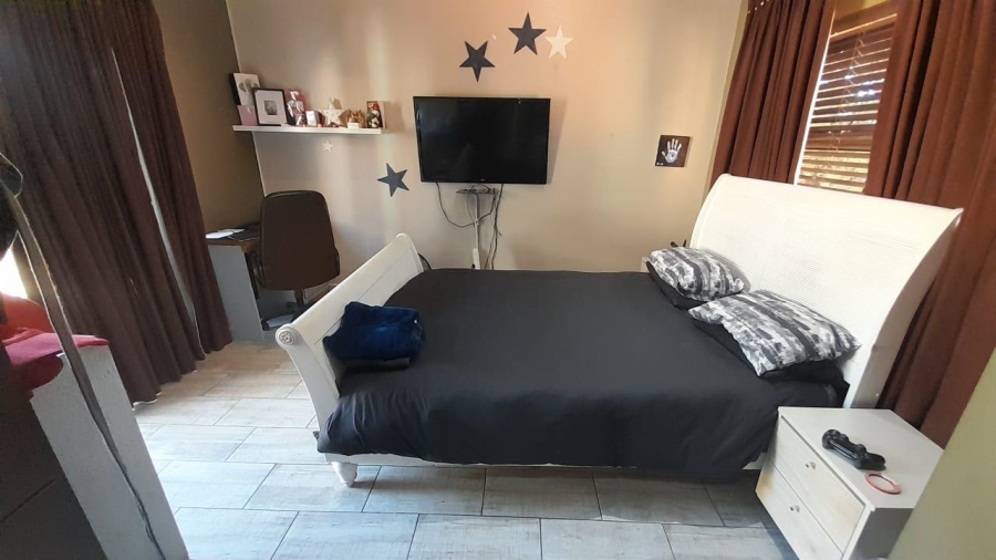 3 Bedroom Property for Sale in Glen Erasmia Gauteng