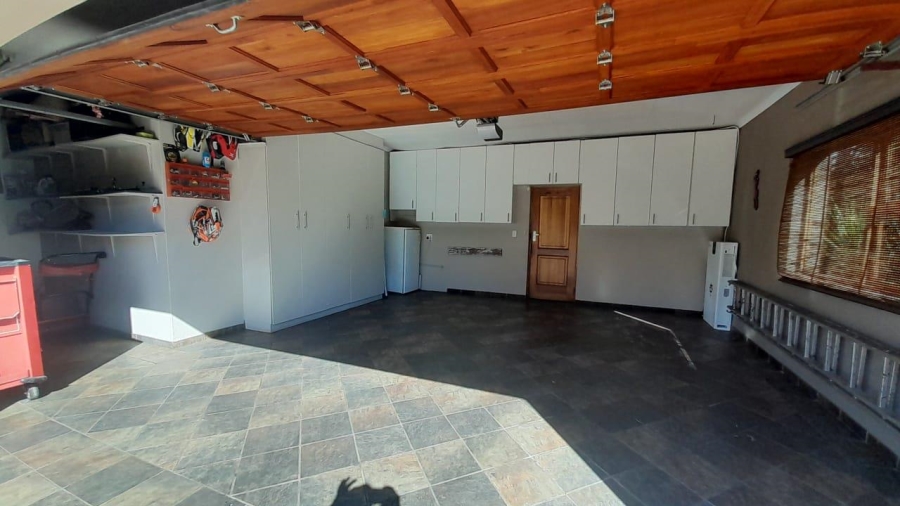3 Bedroom Property for Sale in Glen Erasmia Gauteng