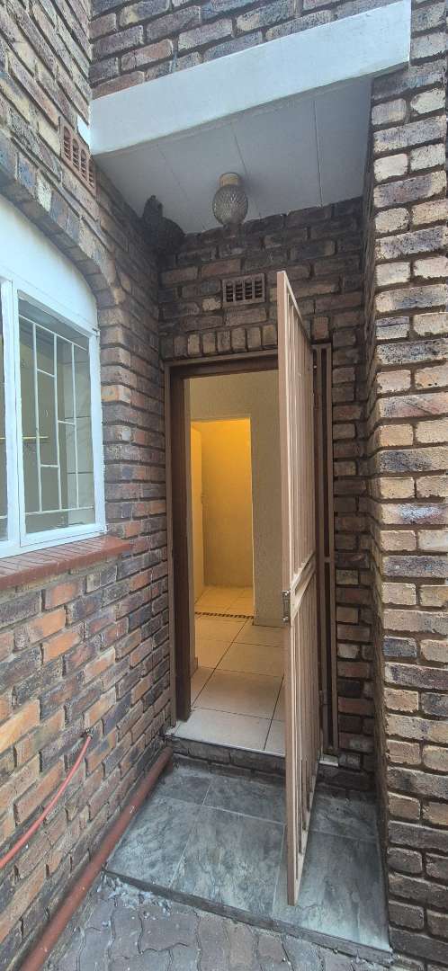 3 Bedroom Property for Sale in Brackendowns Gauteng