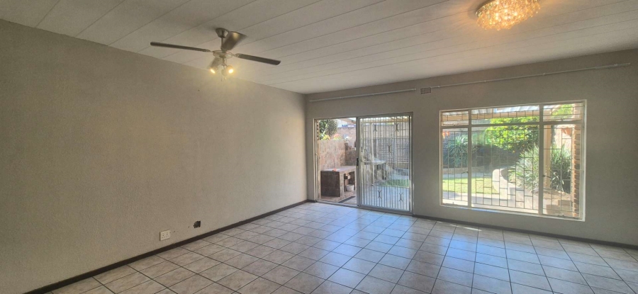 3 Bedroom Property for Sale in Brackendowns Gauteng