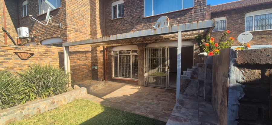 3 Bedroom Property for Sale in Brackendowns Gauteng