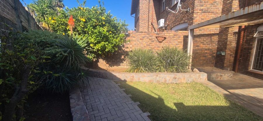 3 Bedroom Property for Sale in Brackendowns Gauteng