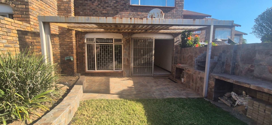 3 Bedroom Property for Sale in Brackendowns Gauteng