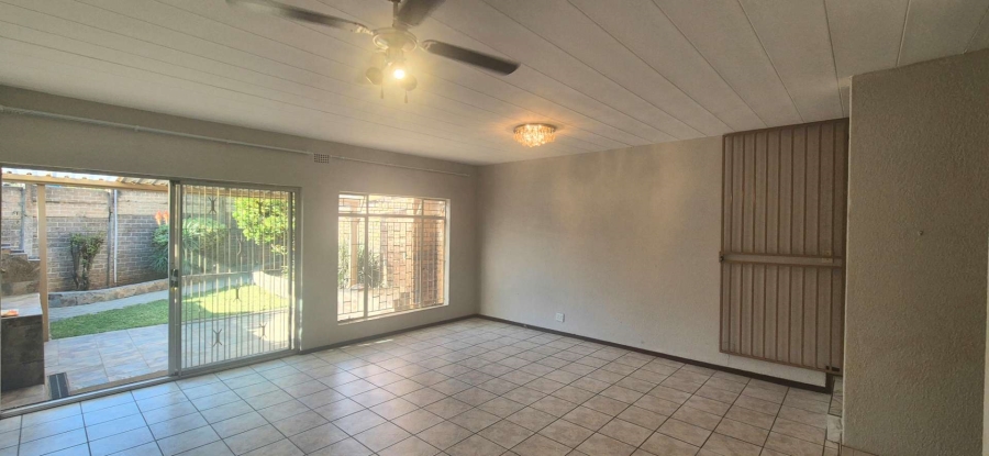 3 Bedroom Property for Sale in Brackendowns Gauteng