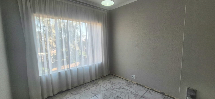 3 Bedroom Property for Sale in Brackendowns Gauteng