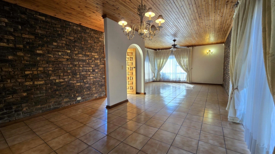 2 Bedroom Property for Sale in Brackenhurst Gauteng