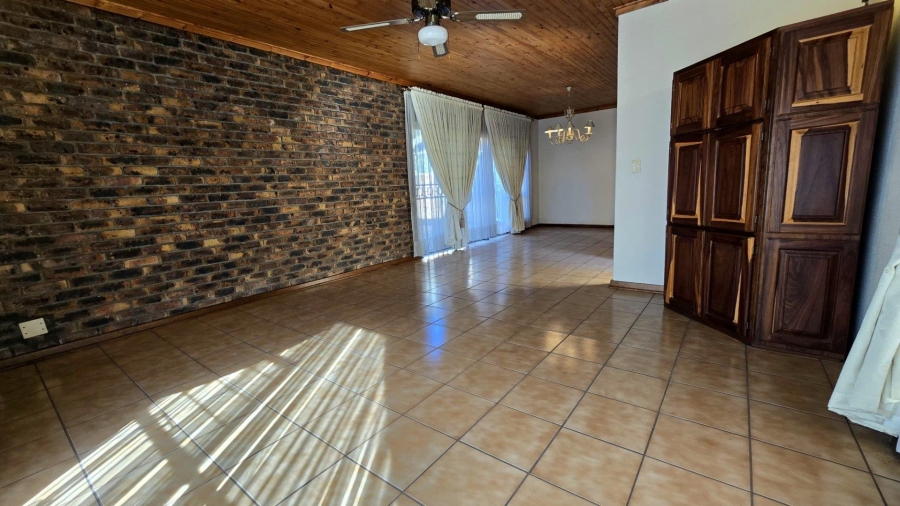 2 Bedroom Property for Sale in Brackenhurst Gauteng
