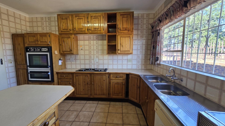 2 Bedroom Property for Sale in Brackenhurst Gauteng