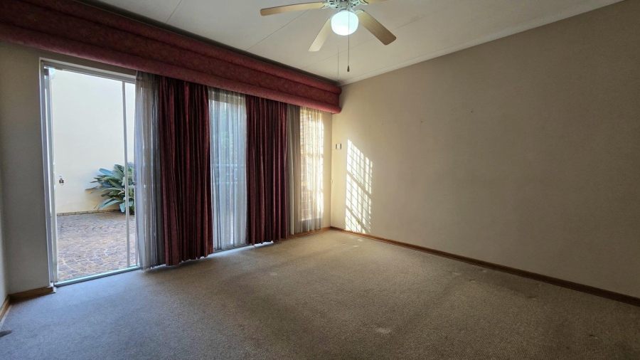 2 Bedroom Property for Sale in Brackenhurst Gauteng