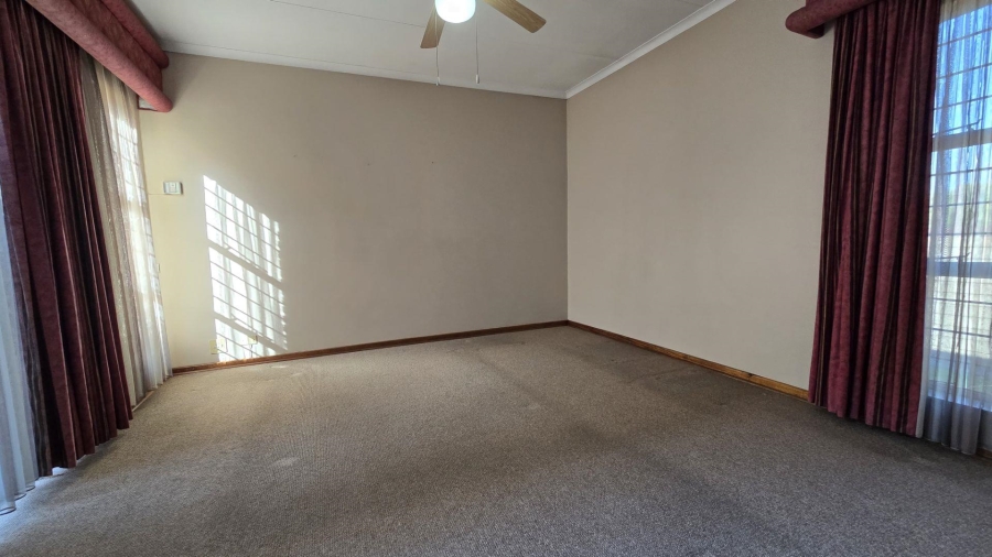 2 Bedroom Property for Sale in Brackenhurst Gauteng