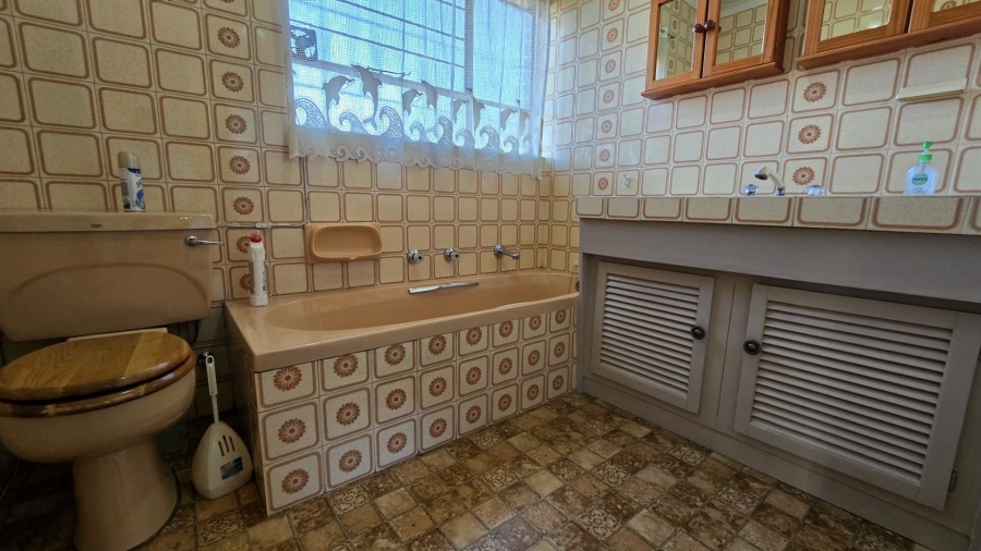 2 Bedroom Property for Sale in Brackenhurst Gauteng