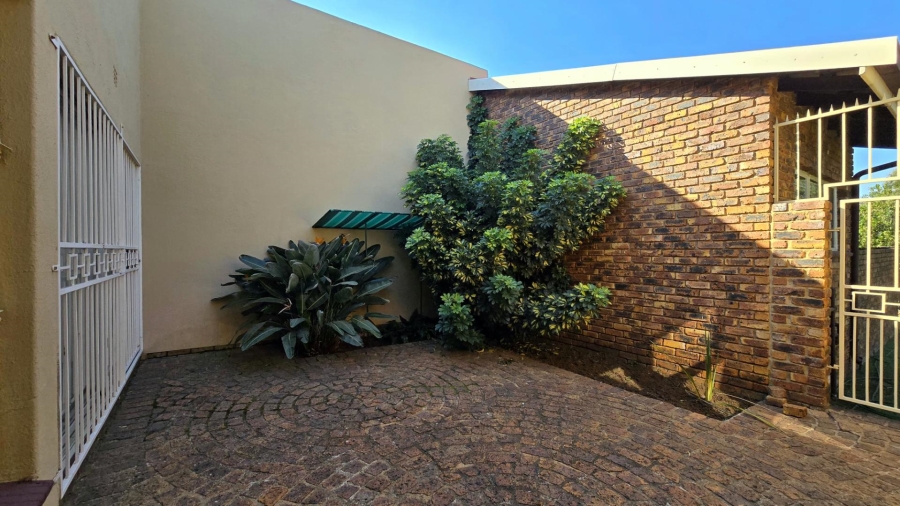 2 Bedroom Property for Sale in Brackenhurst Gauteng