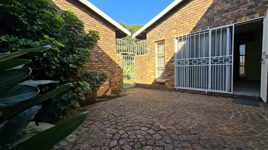 2 Bedroom Property for Sale in Brackenhurst Gauteng