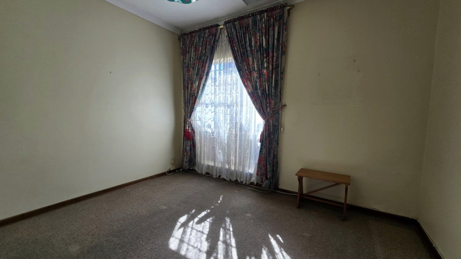 2 Bedroom Property for Sale in Brackenhurst Gauteng
