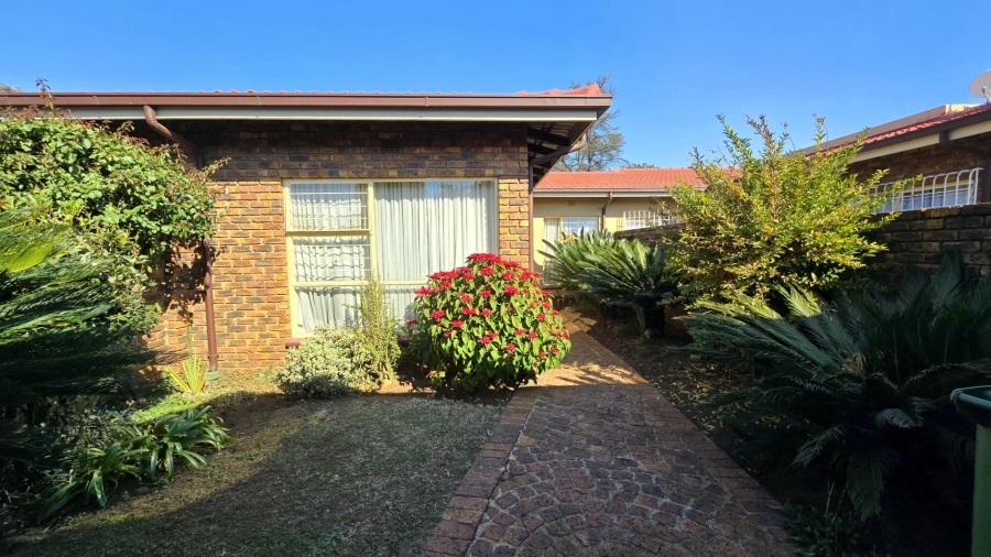 2 Bedroom Property for Sale in Brackenhurst Gauteng