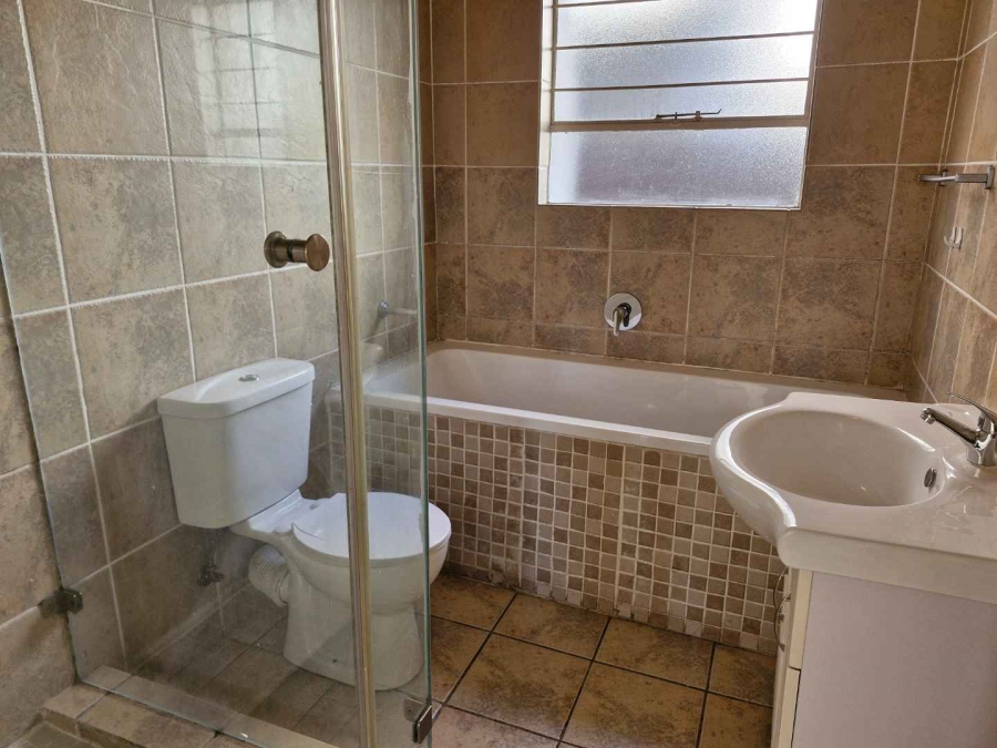 2 Bedroom Property for Sale in Bardene Gauteng