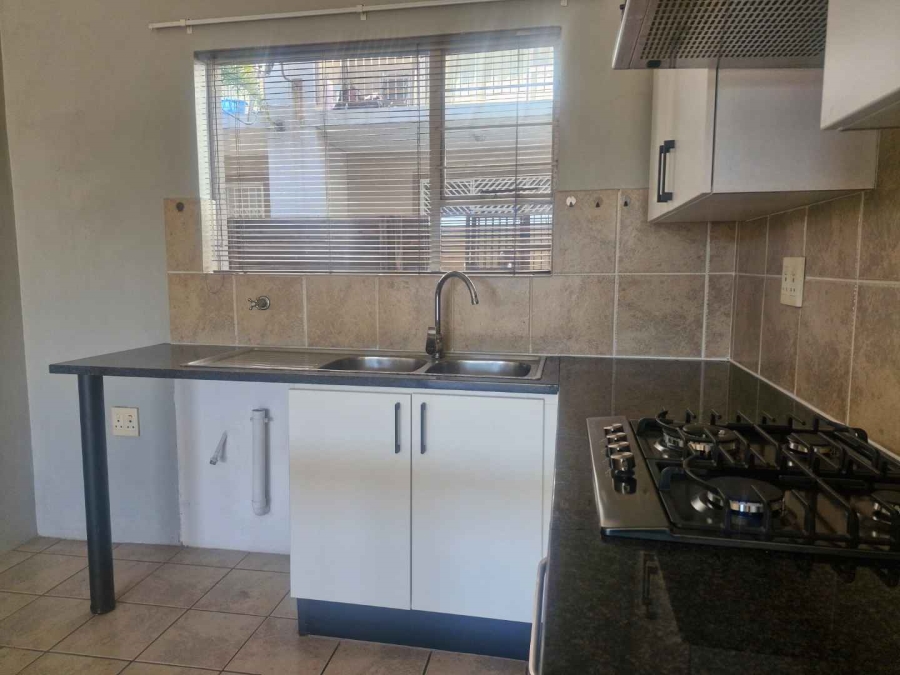 2 Bedroom Property for Sale in Bardene Gauteng