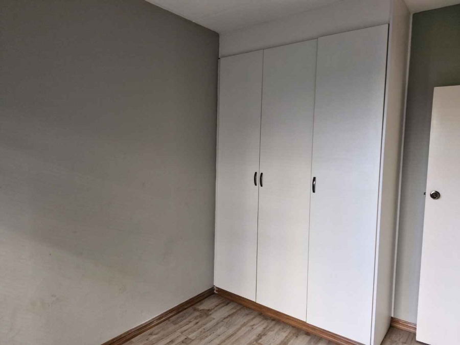 2 Bedroom Property for Sale in Bardene Gauteng