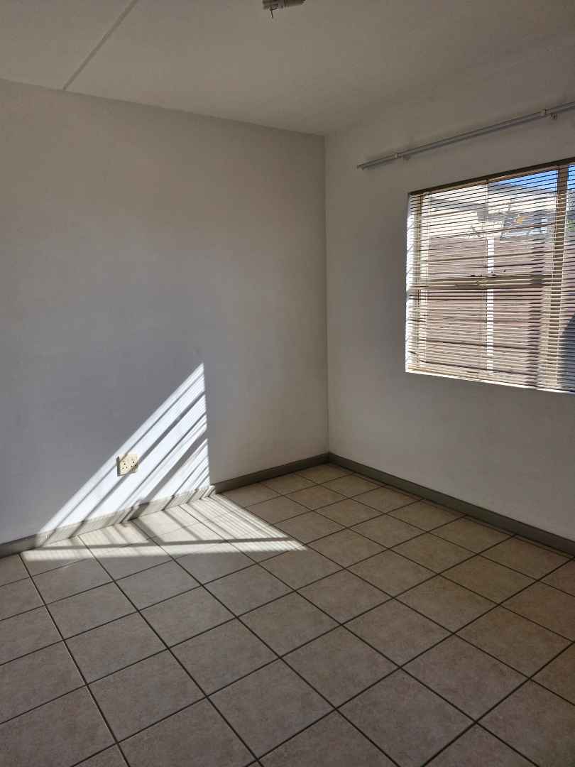 2 Bedroom Property for Sale in Bardene Gauteng