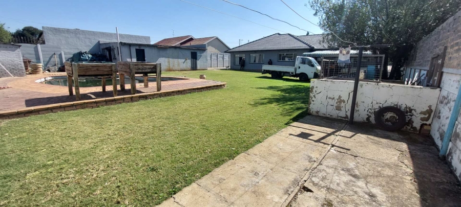 4 Bedroom Property for Sale in Tulisa Park Gauteng