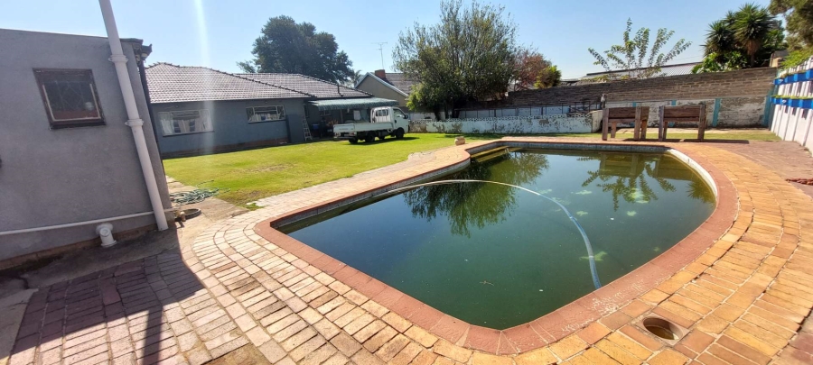 4 Bedroom Property for Sale in Tulisa Park Gauteng