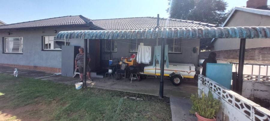 4 Bedroom Property for Sale in Tulisa Park Gauteng
