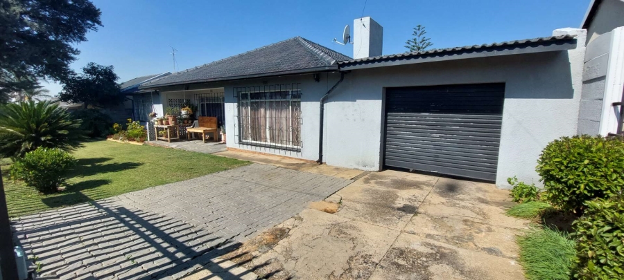 4 Bedroom Property for Sale in Tulisa Park Gauteng