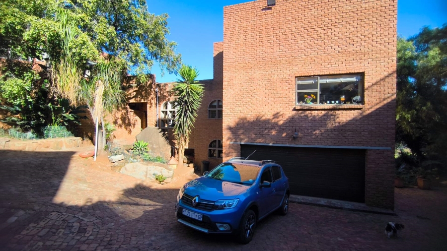 4 Bedroom Property for Sale in Bassonia Gauteng